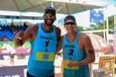 Paris 2024: Bolsa Atleta carimba passaportes no vôlei de praia e no atletismo