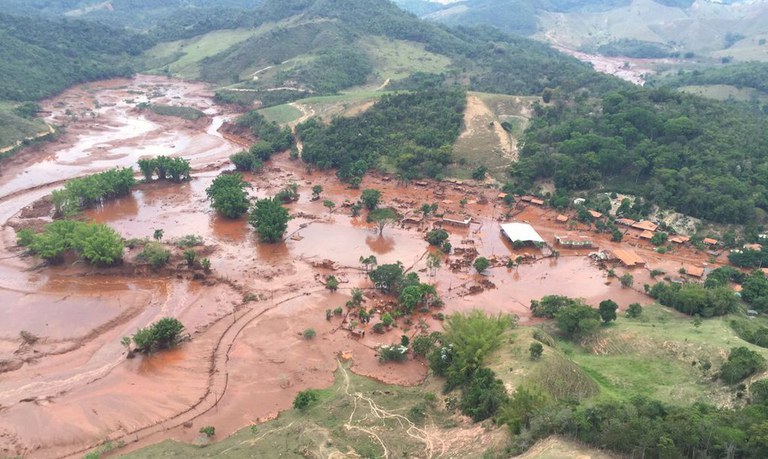 AGU recorre por bloqueio de R$ 79 bi de responsáveis por rompimento de barragem em Mariana