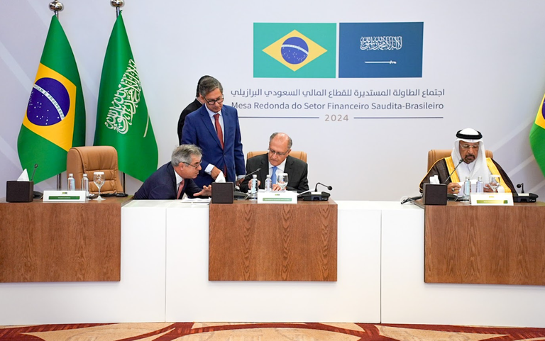 Alckmin assina acordo para promoção de produtos brasileiros no Oriente Médio