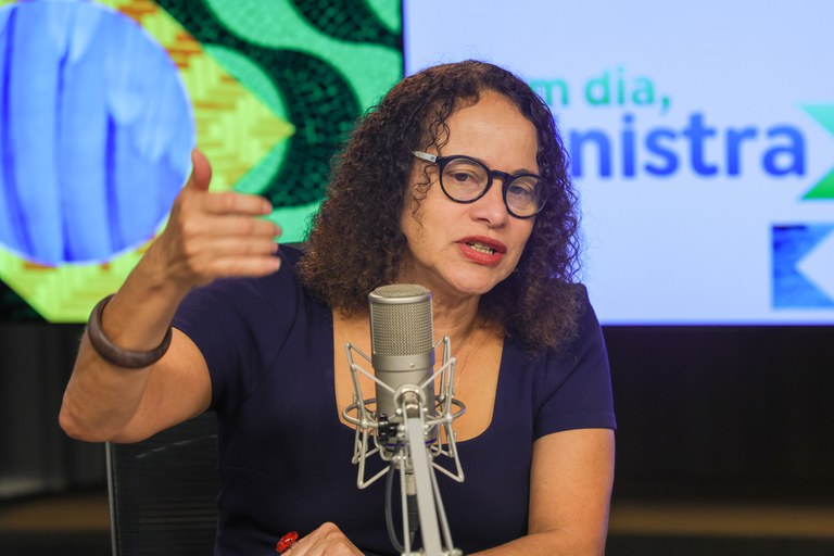Luciana Santos fala sobre investimentos do Novo PAC em estrutura científica