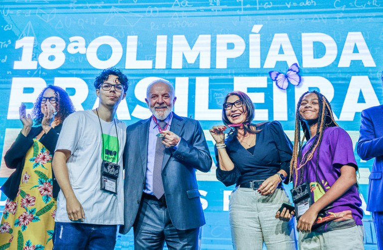 Em premiação da Olimpíada de Matemática, Lula exorta estudantes a mudar o país