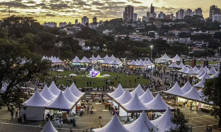 Rádio Nacional e TV Brasil participam da Feira do Livro de São Paulo; evento segue até 7 de julho