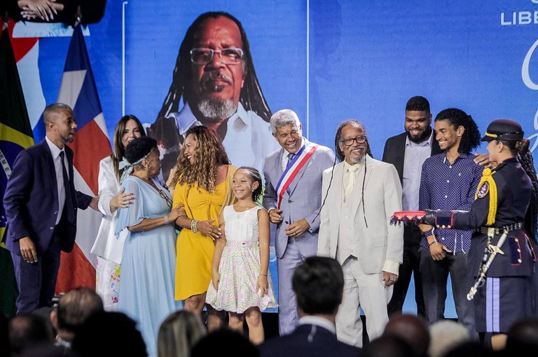 Ativistas negros e indígenas são homenageados com a medalha 2 de Julho