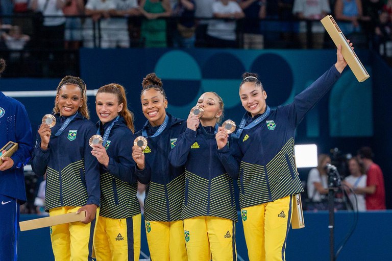 Ginástica artística leva bronze inédito. Bala Loka está em final inedita na BMX cross