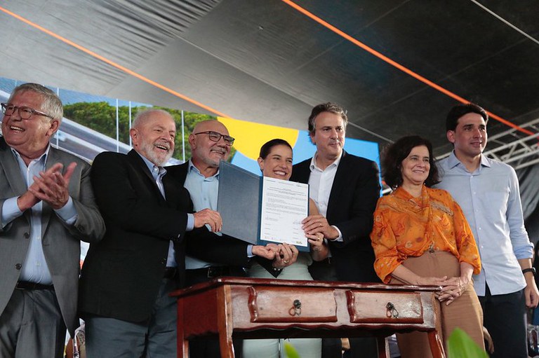 Governo Federal entrega obras e anuncia pacote de investimentos em Pernambuco