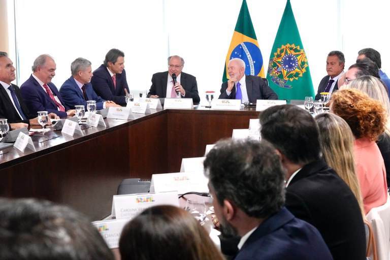 Indústria de alimentos anuncia R$ 120 bilhões de investimentos até 2026