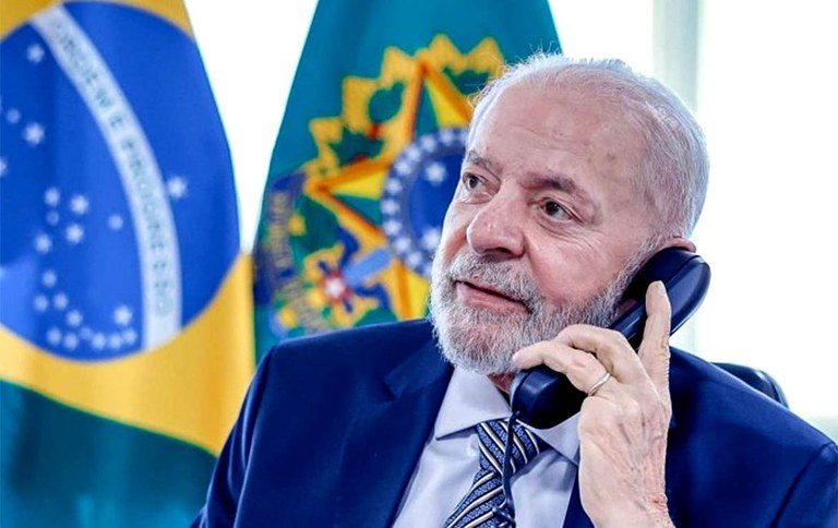 Lula conversa por telefone com Biden sobre G20, trabalho e Venezuela