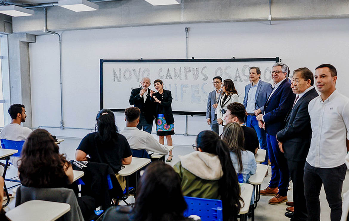 Lula visita sala de aula da Unifesp em Osasco