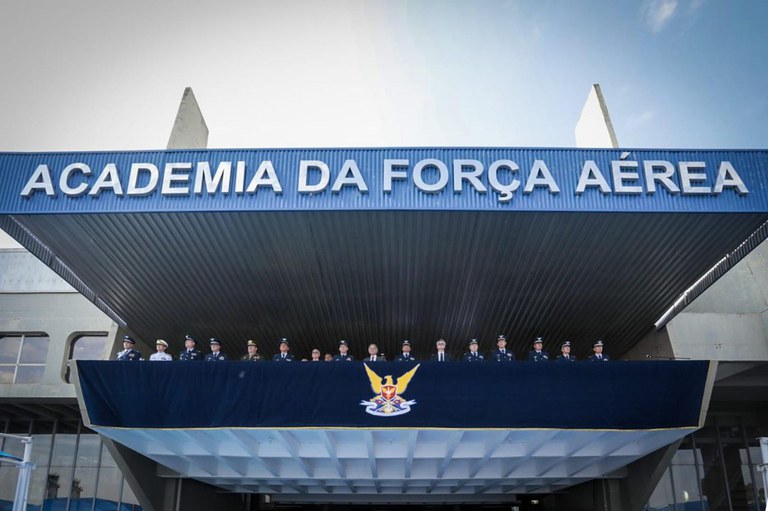 Academia da Força Aérea forma 155 novos aspirantes