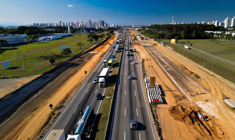 Novo PAC e BNDES injetam investimentos nas vias Dutra e Rio-Santos e na Embraer