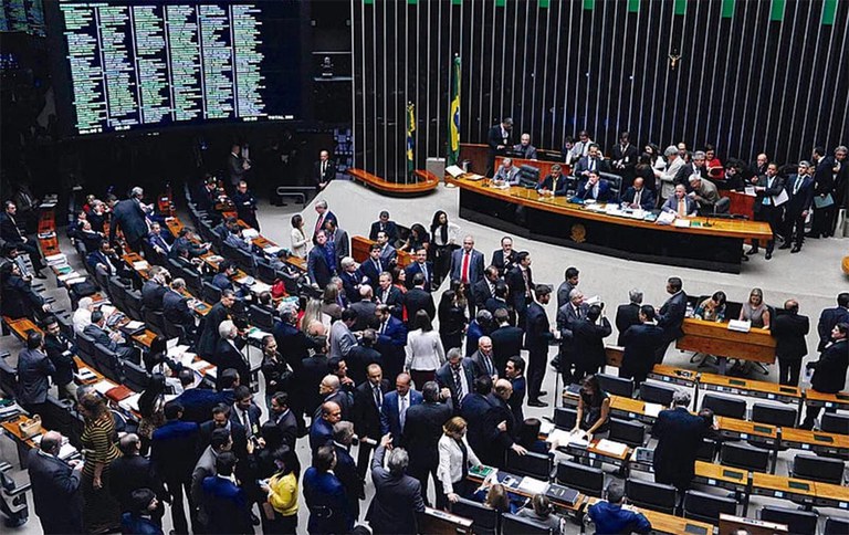 Projeto de Lei complementar que simplifica sistema tributário agora vai ao Senado