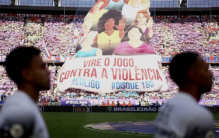 Arena Castelão abraça mobilização pelo Feminicídio Zero em Fortaleza x Corinthians