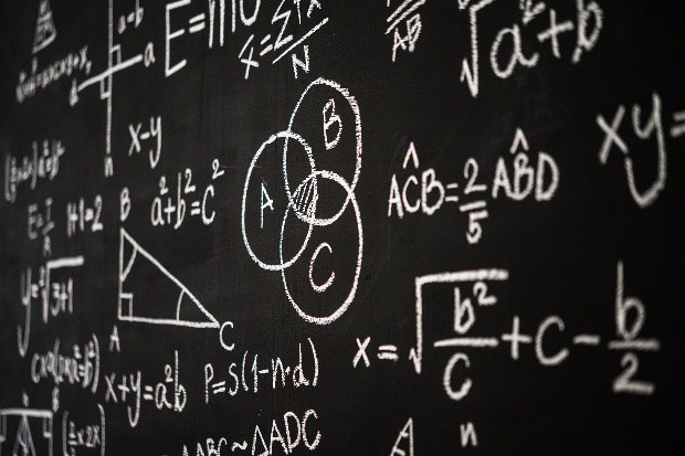 Capes oferece mestrado em Matemática para professores da rede básica