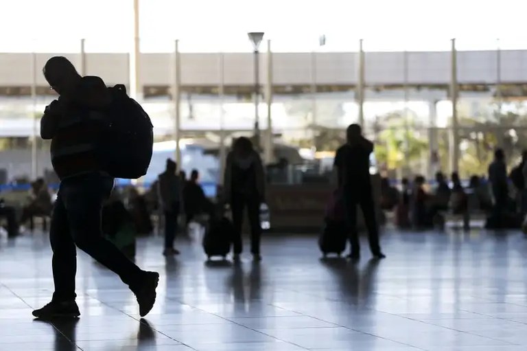 Governo Federal e Latam vão sensibilizar para prevenção ao tráfico de pessoas