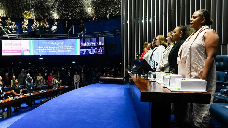 Guia Eleitoral para Mulheres e Pessoas Negras é lançado no Senado. Baixe aqui