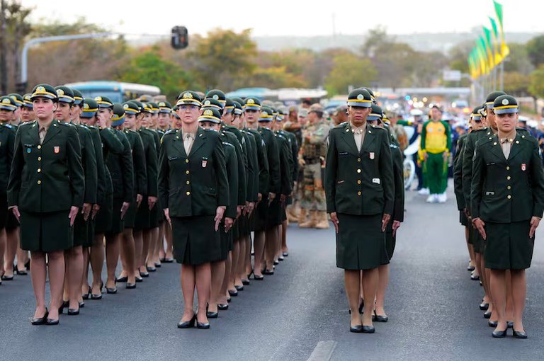 Inédito no Brasil, alistamento militar feminino terá início em 2025