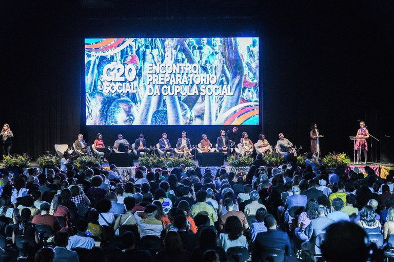 Movimentos sociais brasileiros participam do Encontro Preparatório da Cúpula Social do G20