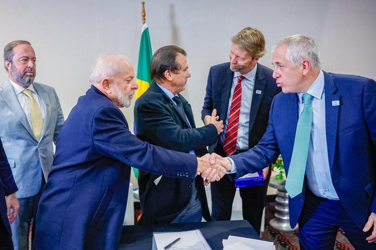 Lula se reúne com CEO da Latam e empresa anuncia investimentos no Brasil