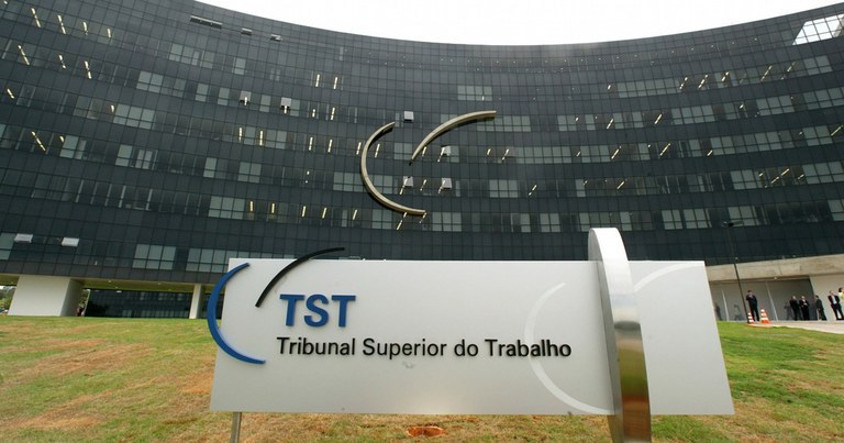 Acordo entre AGU e TST resulta na solução de mais de 9.500 processos trabalhistas