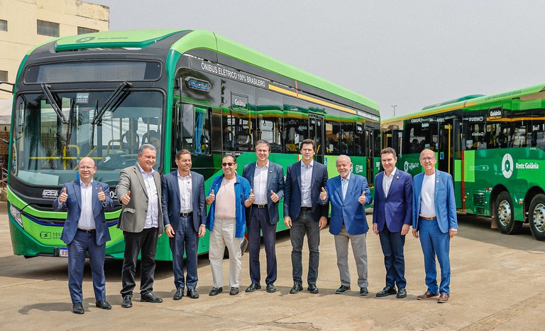 Lula entrega BRT que vai atender 1,5 milhão de passageiros/mês em Goiânia