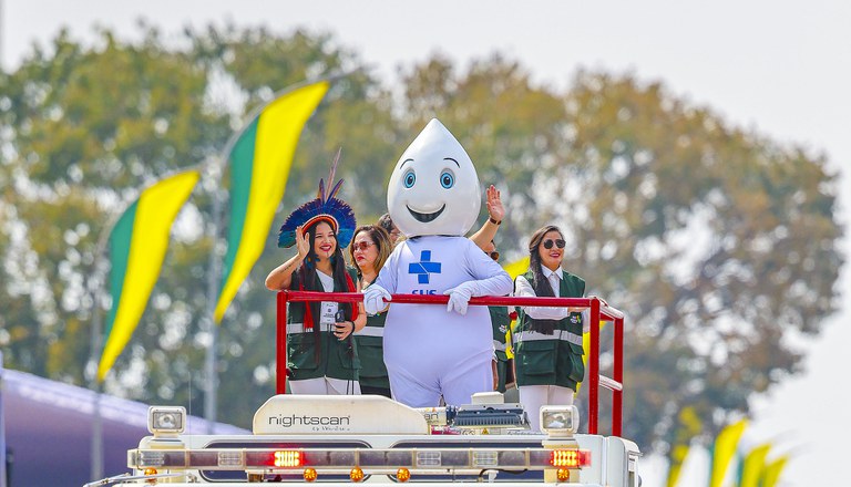 Desfile de 7 de Setembro realça as conquistas do país na área da Saúde