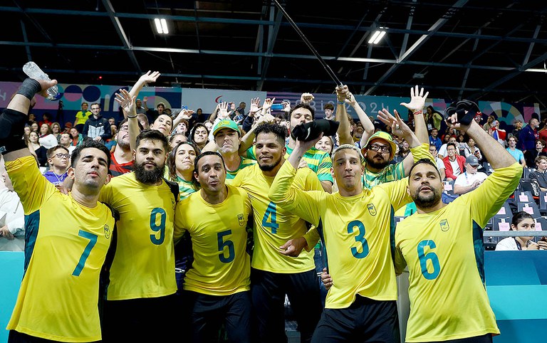 No goalball, time masculino garante o bronze. Equipe feminina ficou em 4º