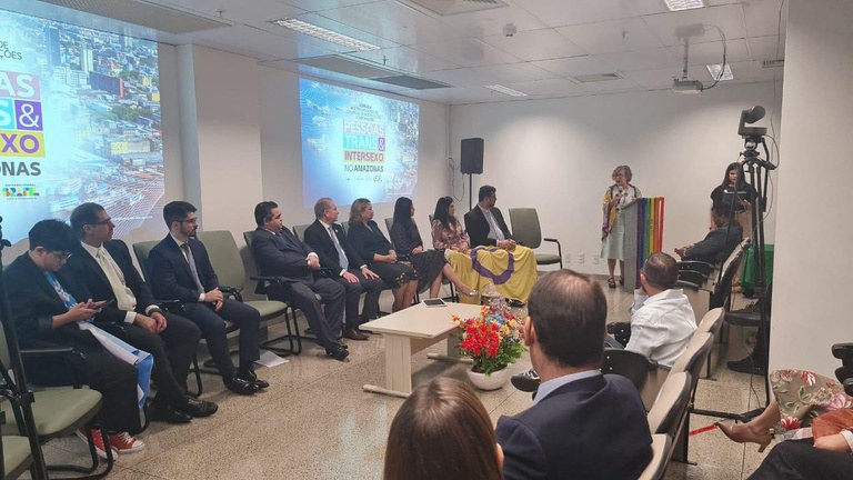 Hospital universitário em Manaus realiza jornada com cirurgias em pessoas trans e intersexo