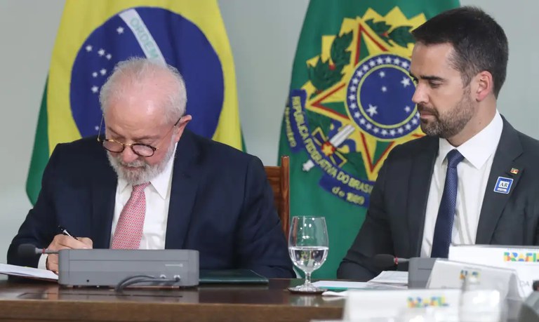 Lula e Eduardo Leite firmam compromisso até 2026 para reconstrução do RS