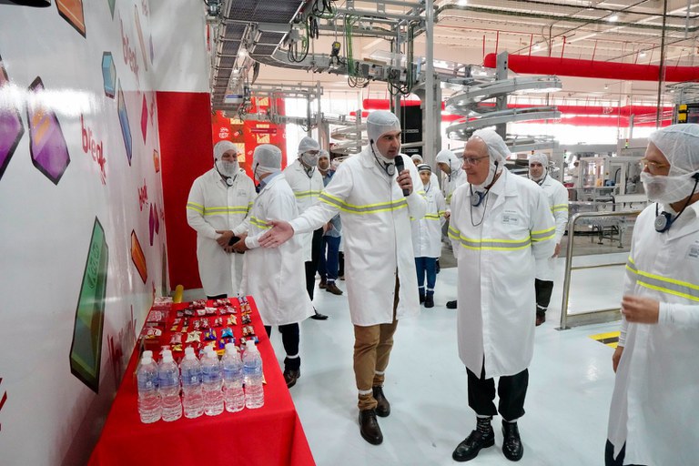 Alckmin visita em SP uma fábrica de chocolates que é síntese da indústria 4.0