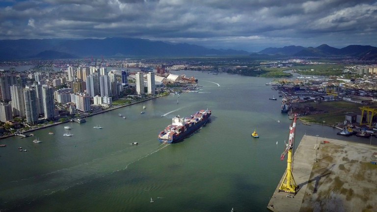 Porto de Santos bate novo recorde de movimentação de cargas em agosto