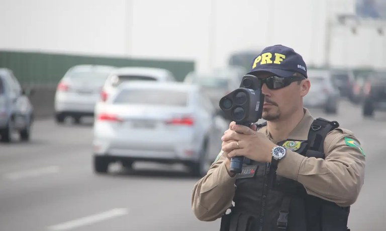 Polícia Rodoviária Federal passa a aceitar indicação digital de reais infratores