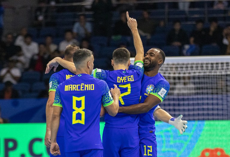 Brasil está na final e sonha com o hexacampeonato da Copa do Mundo de Futsal