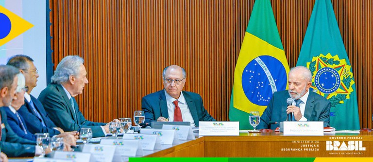 Em reunião sobre Segurança Pública, Lula e Lewandowski apresentam PEC a governadores