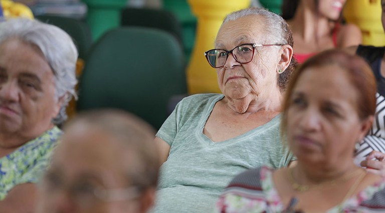 Expectativa de vida dos brasileiros cresce e chega aos 76,4 anos