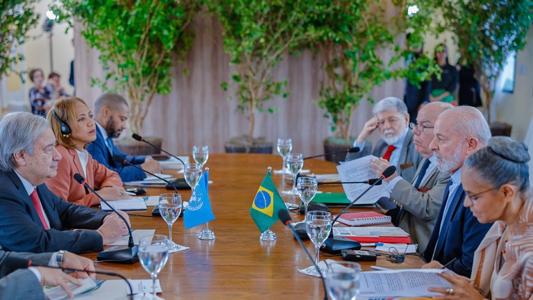 Lula discute crise climática com secretário-geral da ONU durante G20 Social