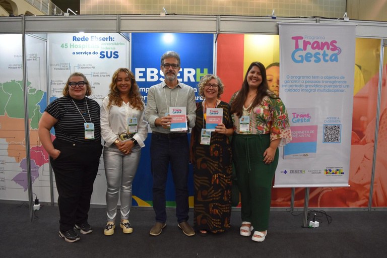 Rede Ebserh lança caderneta pré-natal para pessoas trans