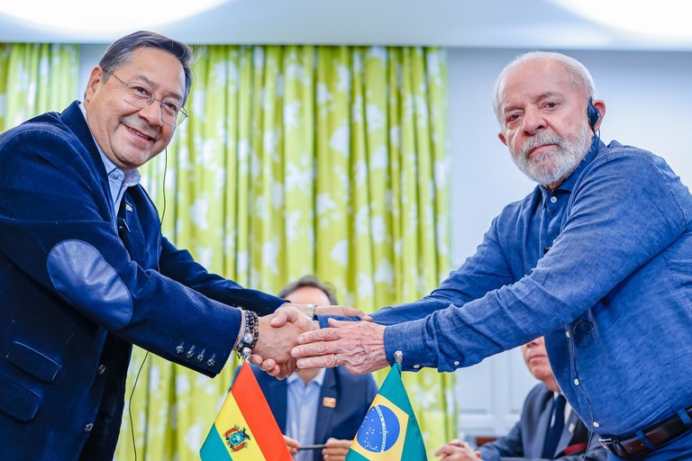 Presidente discute projetos de integração com a Bolívia em bilateral com Luis Arce