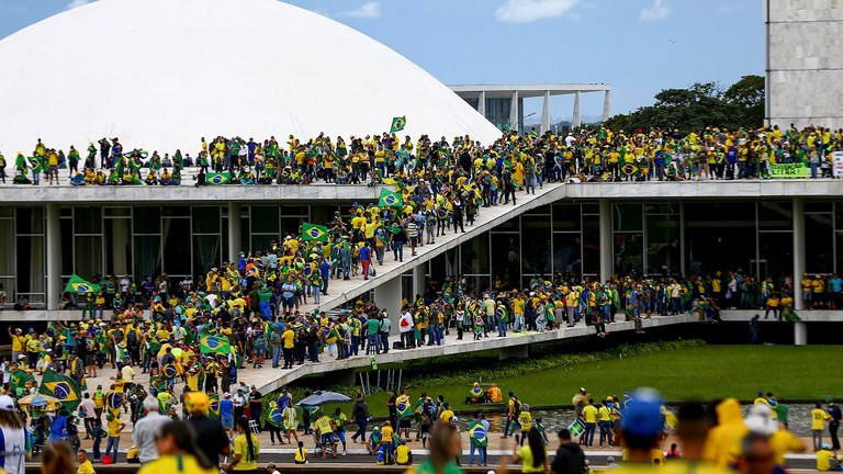 AGU se prepara para atuar na extradição de condenados pelo 8 de janeiro