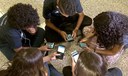 Ministério da Educação lança guias para orientar o uso de celulares na escola Ministério da Educação lança guias para orientar o uso de celulares na escola
