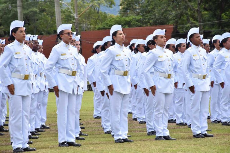 Defesa registra 7 mil inscrições nos primeiros dias de alistamento militar feminino