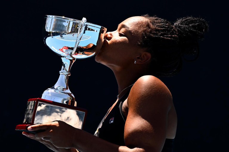 Vitória Miranda conquista segundo troféu no Aberto da Austrália