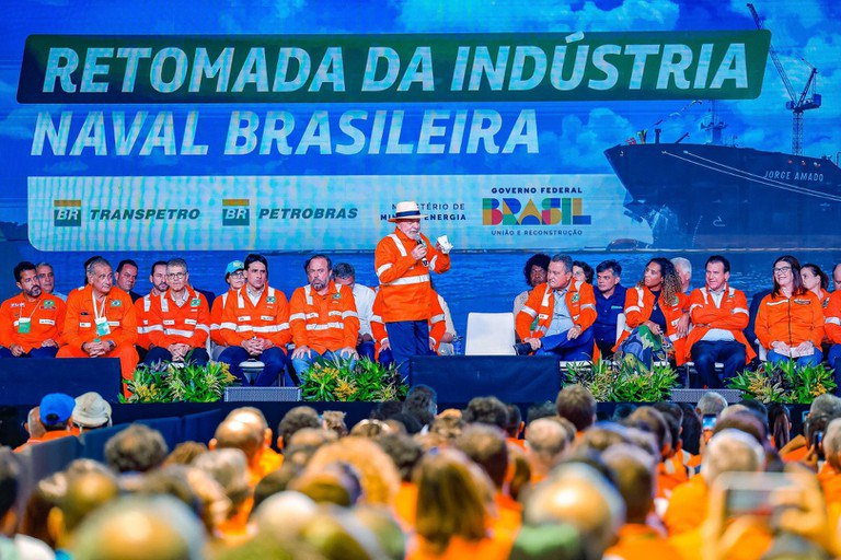 "A Petrobras é do Brasil", diz Lula, durante cerimônia de renovação da frota naval da estatal