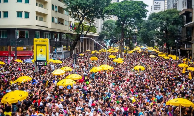 Carnaval: InfoGripe destaca cuidados para aproveitar a folia com segurança Carnaval: InfoGripe destaca cuidados para aproveitar a folia com segurança