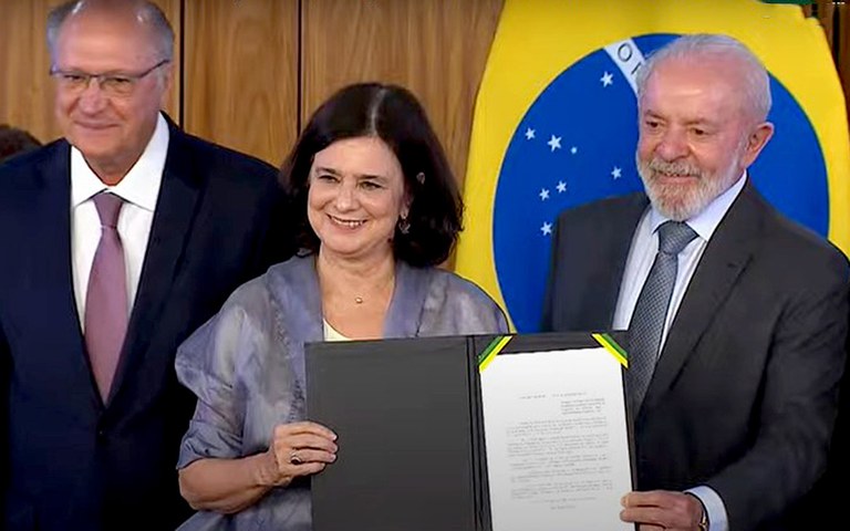 Governo Federal anuncia primeira vacina 100% nacional e de dose única contra a dengue