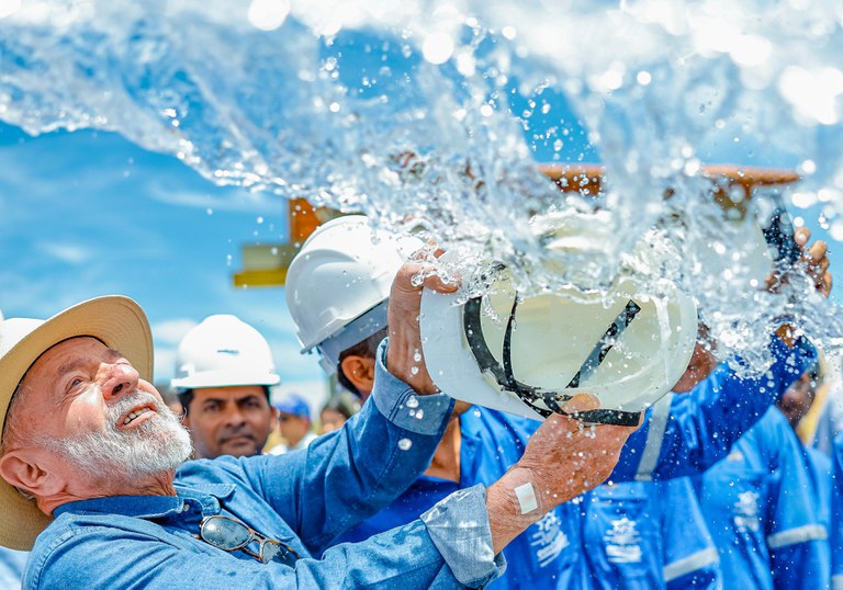 Lula inaugura Adutora da Fé, na Bahia, e autoriza obras com investimento de R$ 540 milhões