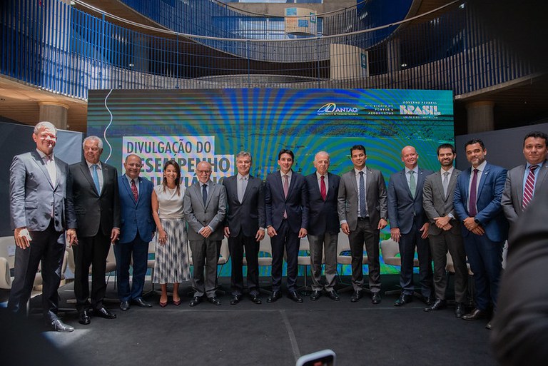 Portos brasileiros registram maior movimentação da história com 1,32 bilhão de toneladas em 2024 Portos brasileiros registram maior movimentação da história com 1,32 bilhão de toneladas em 2024