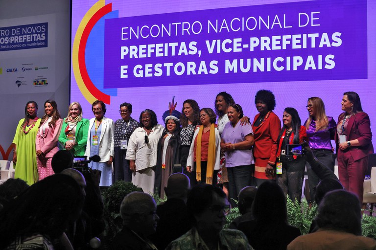 Prefeitas, vice-prefeitas e ministras debatem inovação e equidade na gestão pública