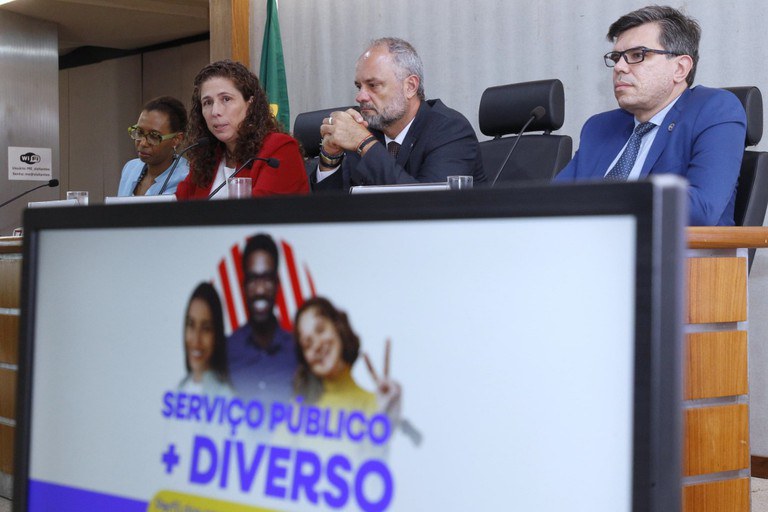 Presidente celebra resultado do CPNU, que amplia diversidade no serviço público