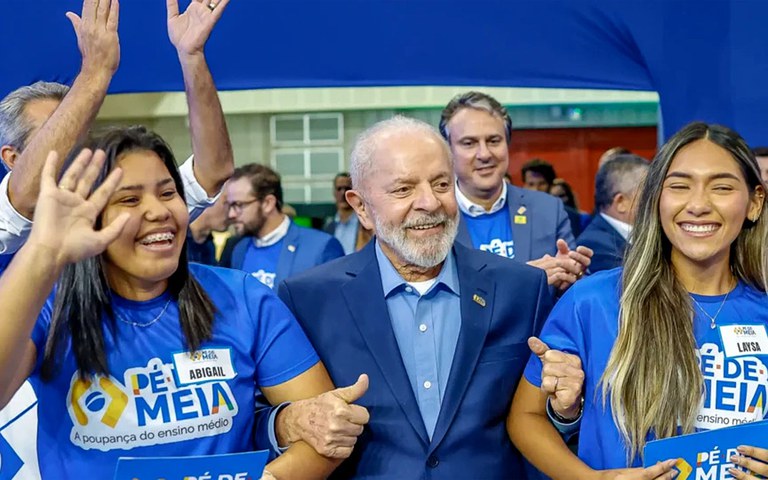 Presidente Lula faz pronunciamento em rede nacional nesta segunda-feira (24). Assista Presidente Lula faz pronunciamento em rede nacional nesta segunda-feira (24). Assista