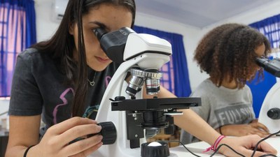 Programa Mais Ciência na Escola vai dobrar número de unidades, em 2025